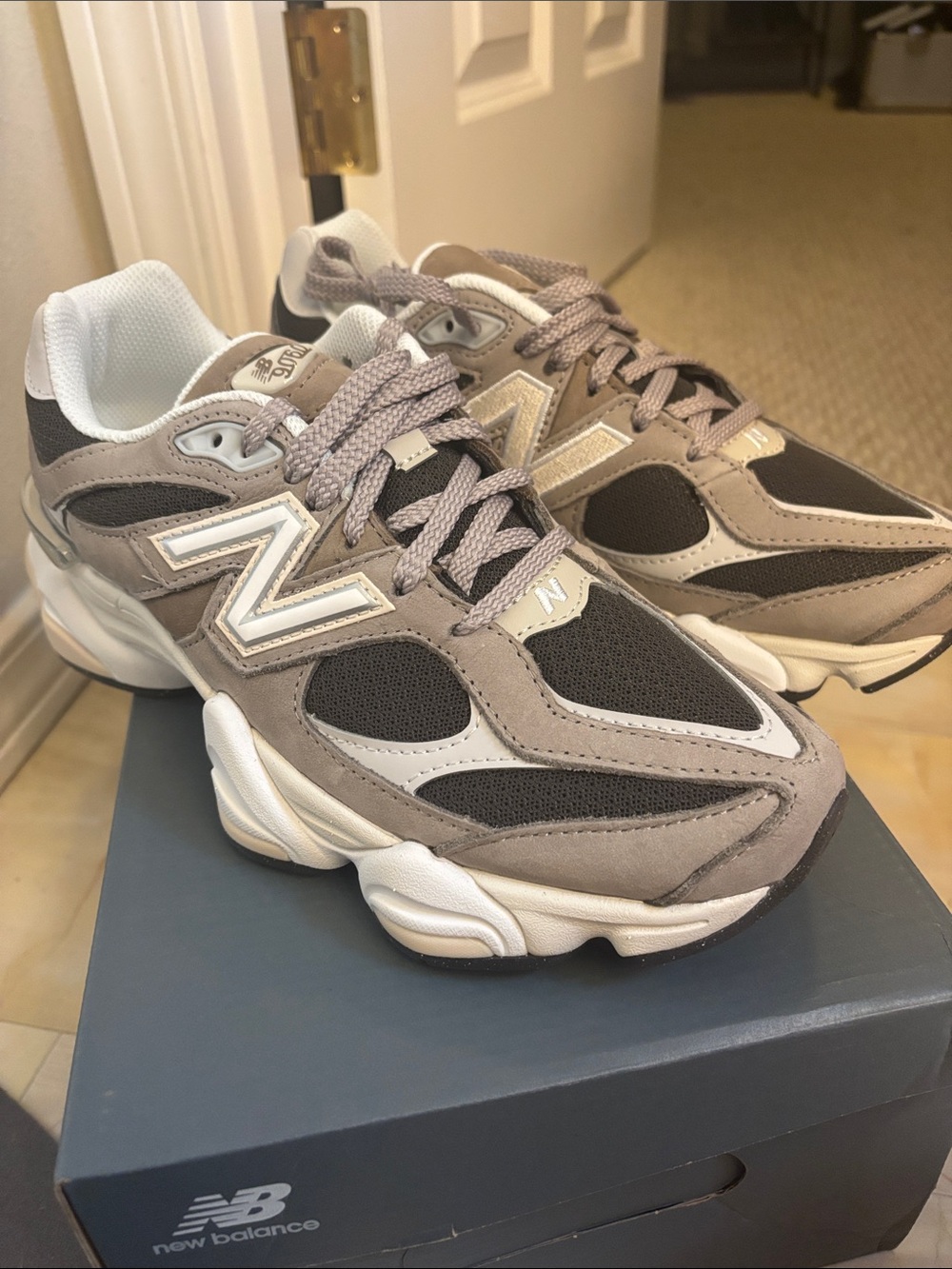 New Balance Women’s 9060